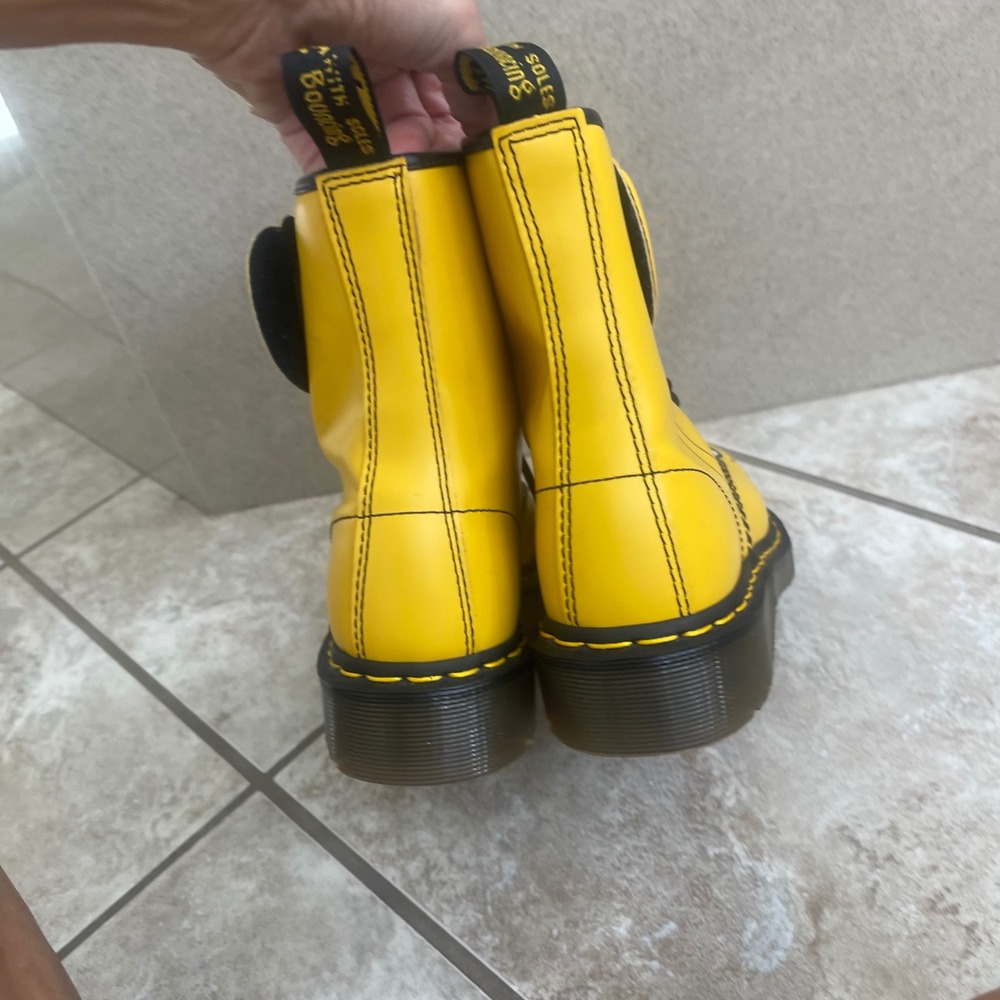 Dr Martens Adventure Time Jake the Dog Yellow Leather Combat Boots Womens 7 men6 - Picture 3 of 15